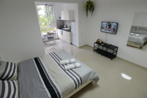 Olga Beach Apartment 28